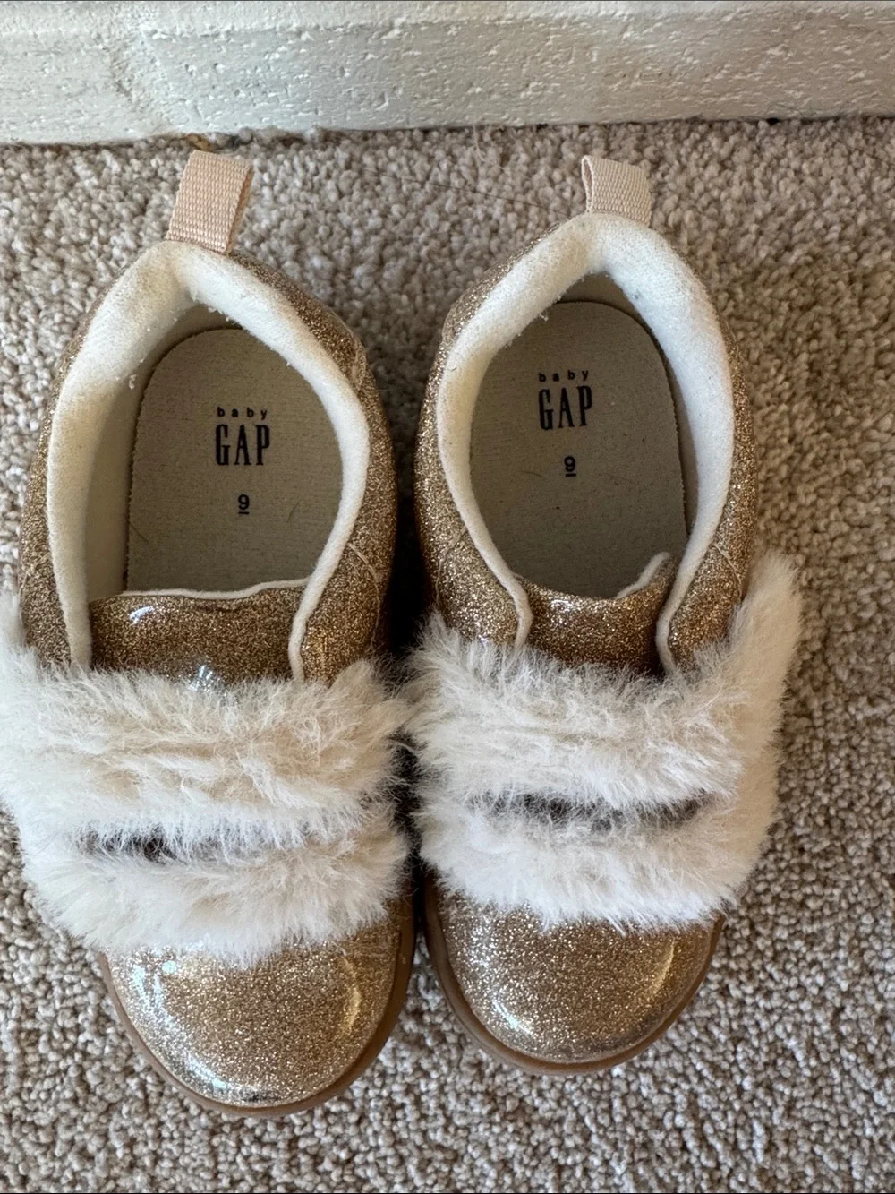 GAP Toddler Glitter Gold Sneakers with Cream Faux-Fur Straps, Size 9